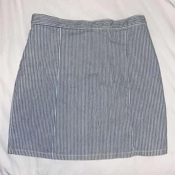 Brandy Melville Skirt - Picture 2 of 2